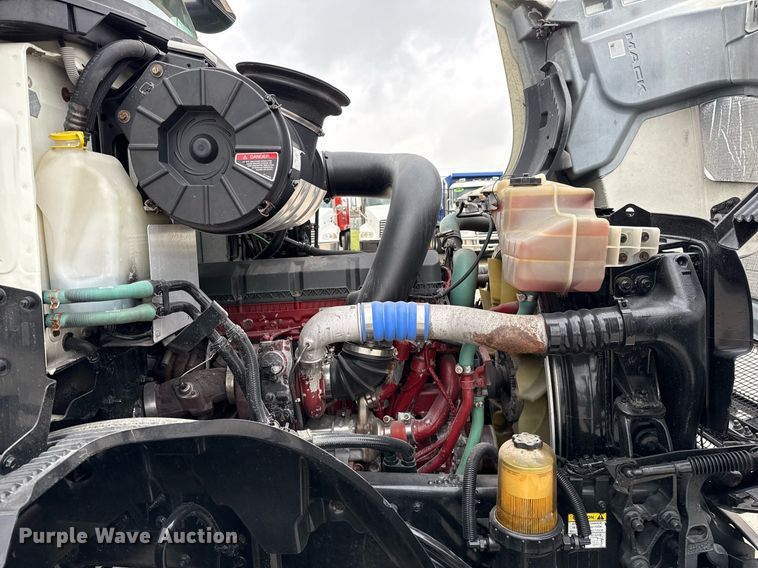 image for item ED5560 2019 Mack Anthem dump truck