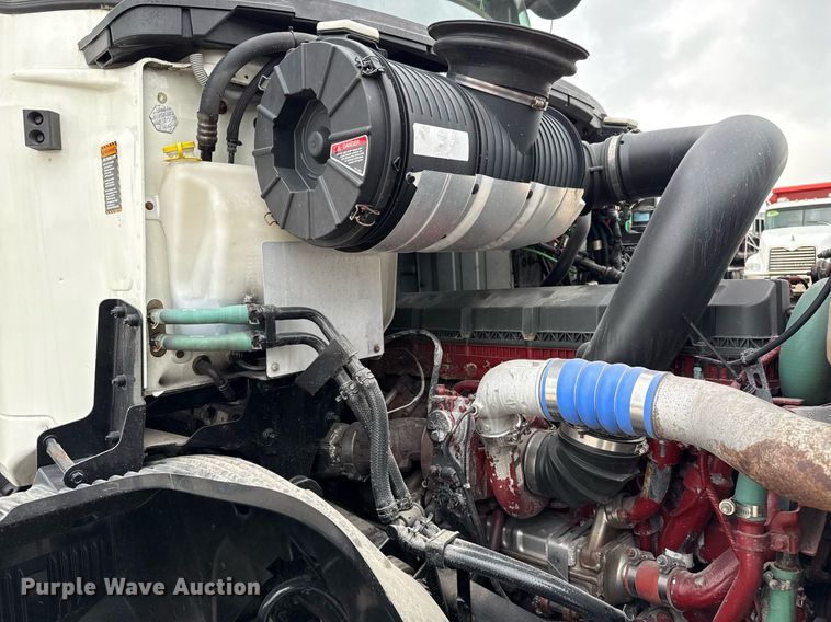 image for item ED5560 2019 Mack Anthem dump truck