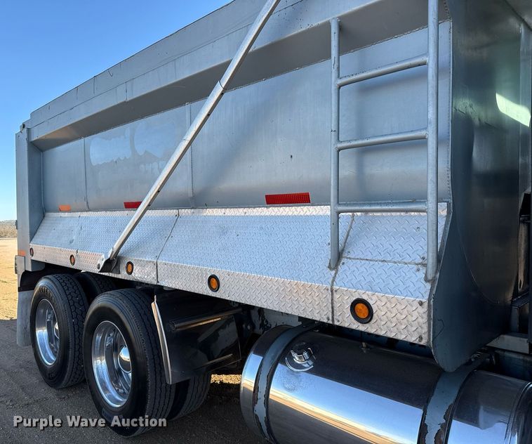 image for item ED5565 2013 Freightliner Coronado dump truck