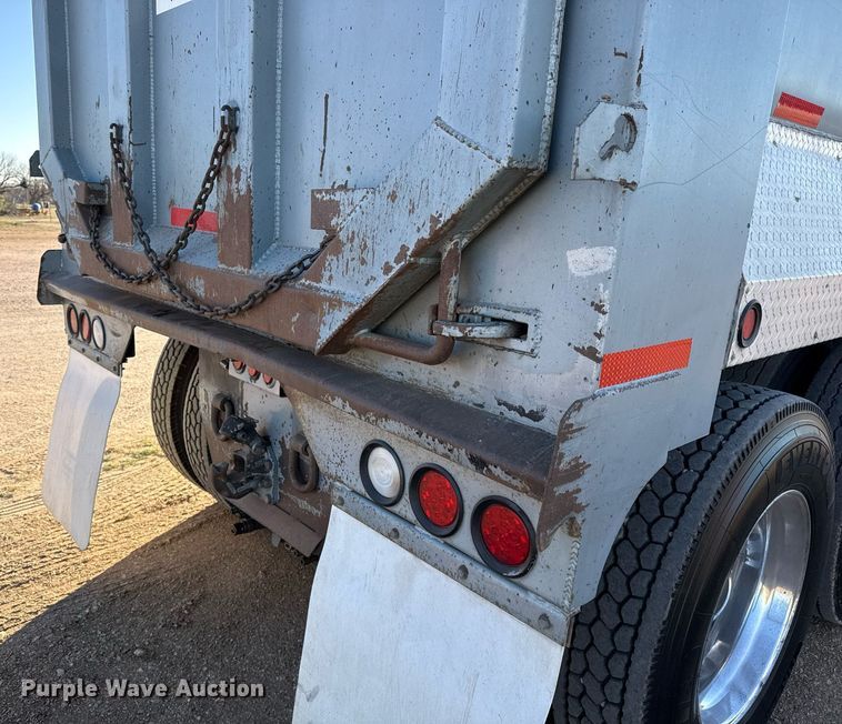 image for item ED5565 2013 Freightliner Coronado dump truck