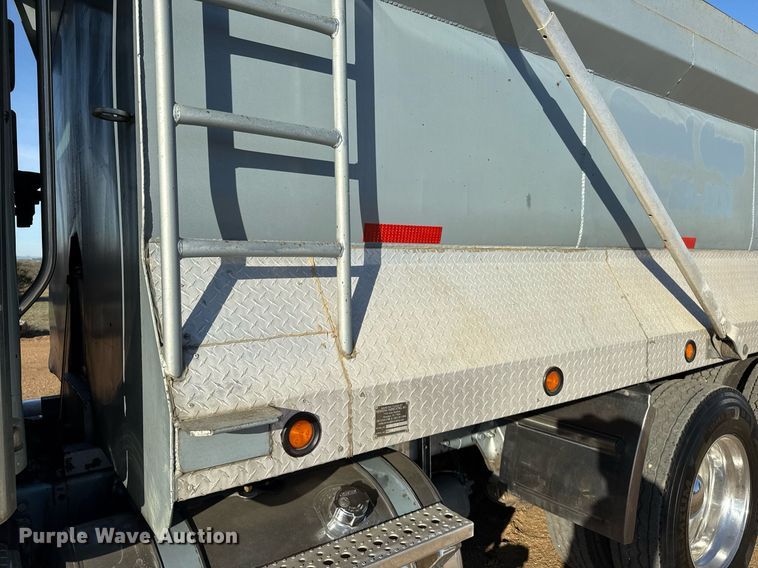 image for item ED5565 2013 Freightliner Coronado dump truck