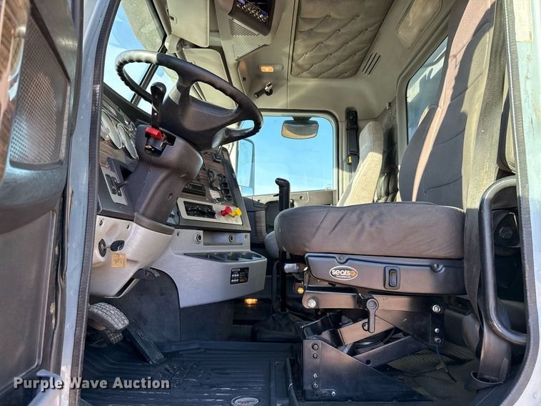 image for item ED5565 2013 Freightliner Coronado dump truck