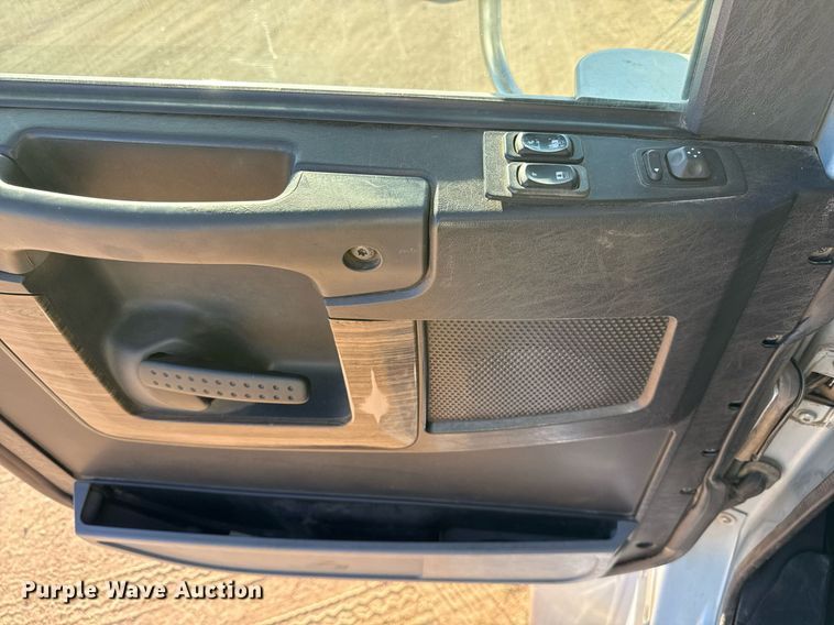 image for item ED5565 2013 Freightliner Coronado dump truck