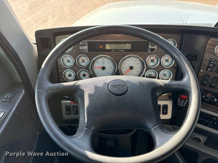 image for item ED5565 2013 Freightliner Coronado dump truck