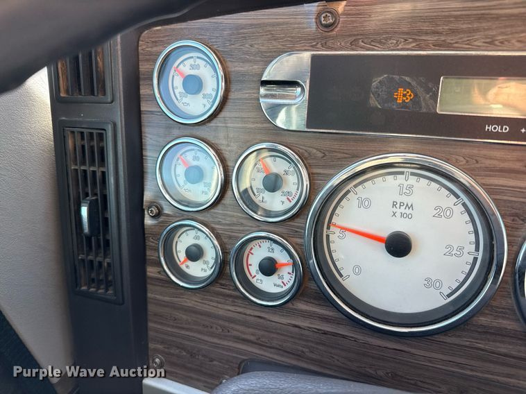 image for item ED5565 2013 Freightliner Coronado dump truck