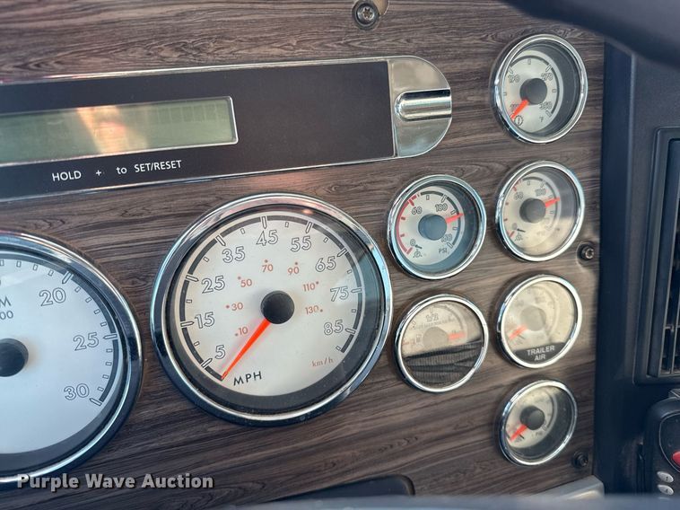 image for item ED5565 2013 Freightliner Coronado dump truck