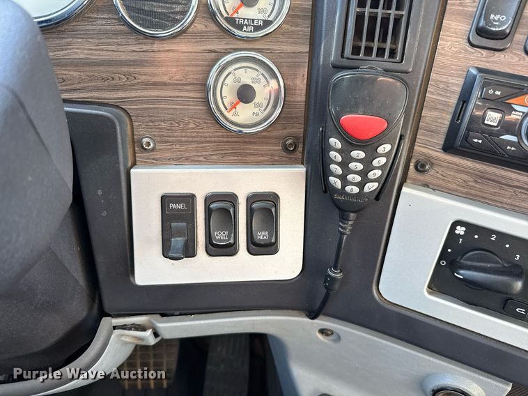 image for item ED5565 2013 Freightliner Coronado dump truck