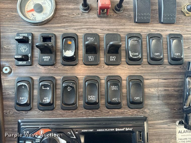 image for item ED5565 2013 Freightliner Coronado dump truck