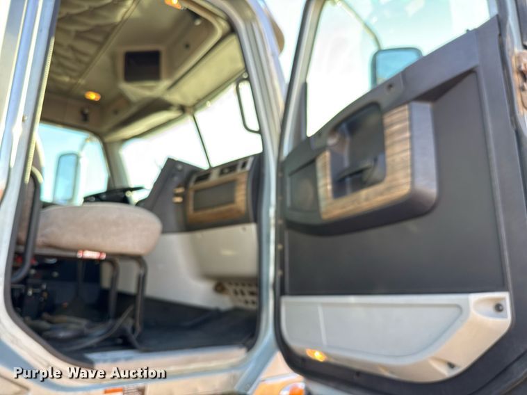 image for item ED5565 2013 Freightliner Coronado dump truck