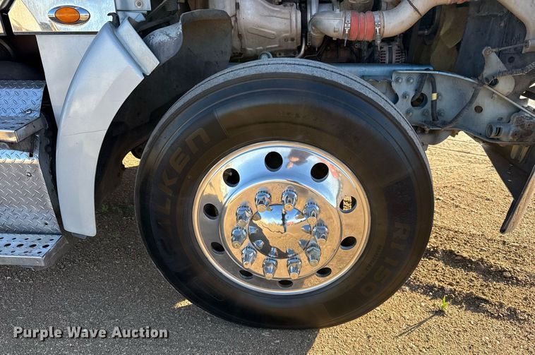 image for item ED5565 2013 Freightliner Coronado dump truck