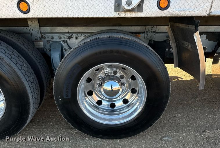 image for item ED5565 2013 Freightliner Coronado dump truck