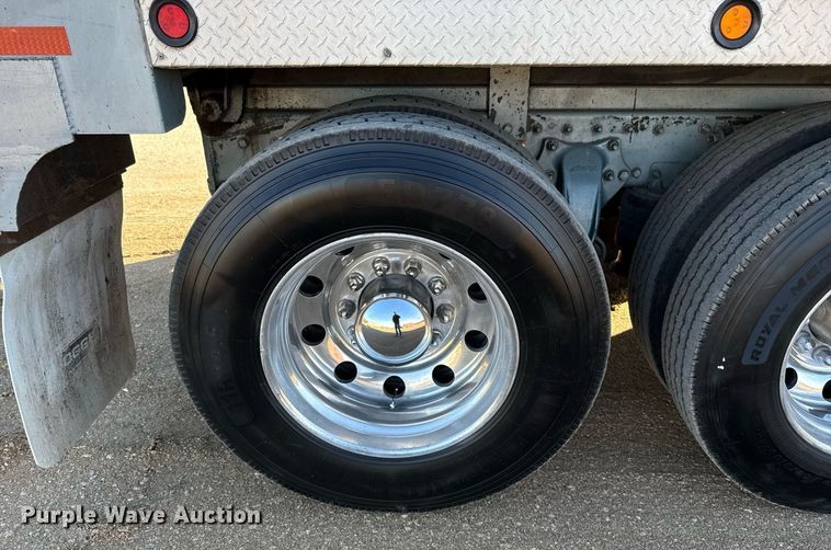 image for item ED5565 2013 Freightliner Coronado dump truck