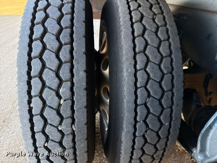 image for item ED5565 2013 Freightliner Coronado dump truck