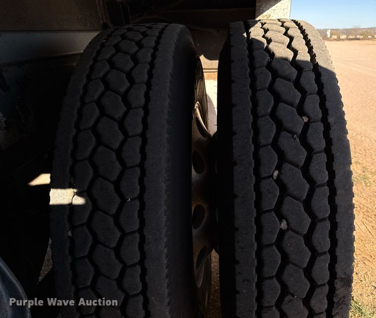 image for item ED5565 2013 Freightliner Coronado dump truck