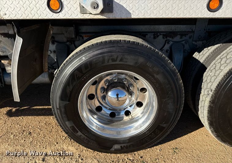 image for item ED5565 2013 Freightliner Coronado dump truck