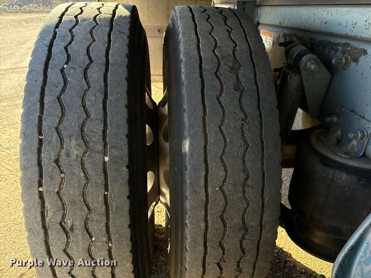 image for item ED5565 2013 Freightliner Coronado dump truck