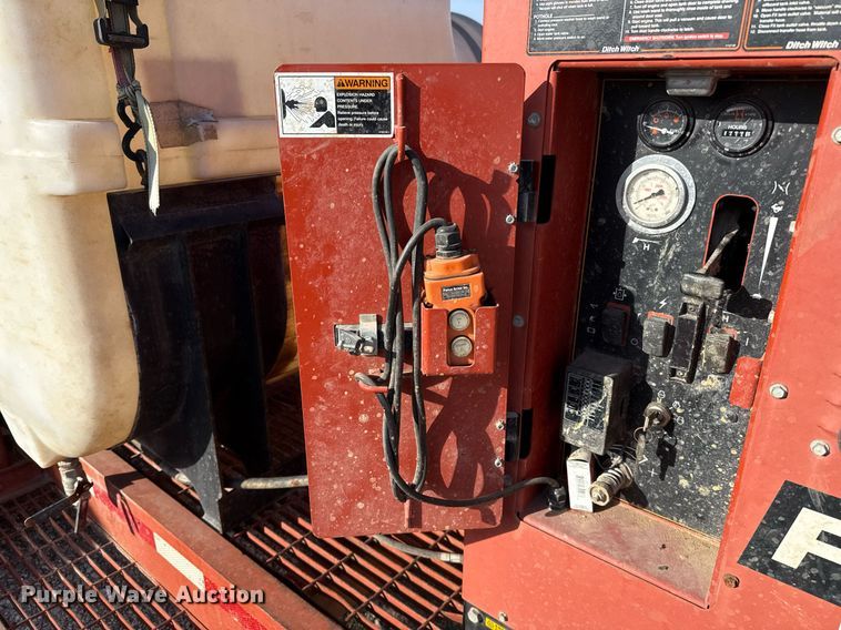 image for item ED5567 2013 Ditch Witch FX30 vacuum excavator