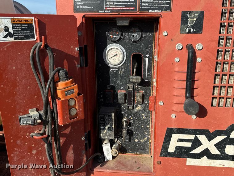 image for item ED5567 2013 Ditch Witch FX30 vacuum excavator