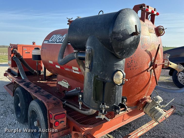 image for item ED5567 2013 Ditch Witch FX30 vacuum excavator