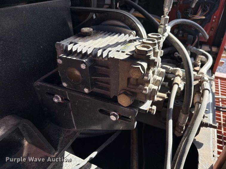 image for item ED5567 2013 Ditch Witch FX30 vacuum excavator