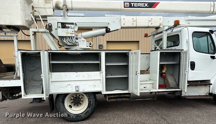 image for item ED5570 2014 Freightliner M2 bucket truck