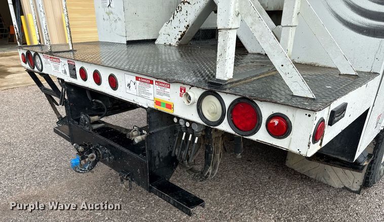 image for item ED5570 2014 Freightliner M2 bucket truck