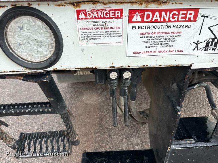 image for item ED5570 2014 Freightliner M2 bucket truck