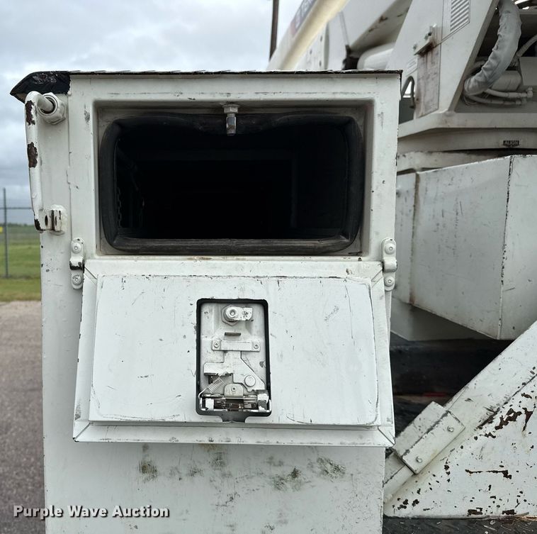 image for item ED5570 2014 Freightliner M2 bucket truck