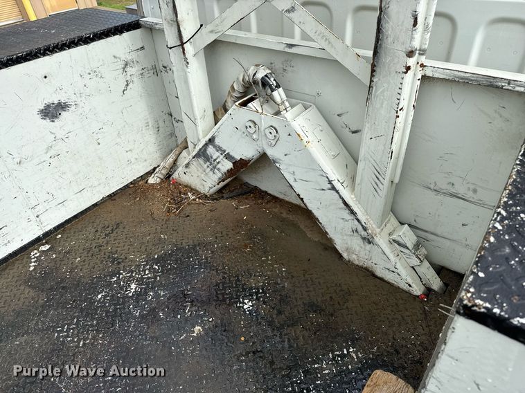 image for item ED5570 2014 Freightliner M2 bucket truck