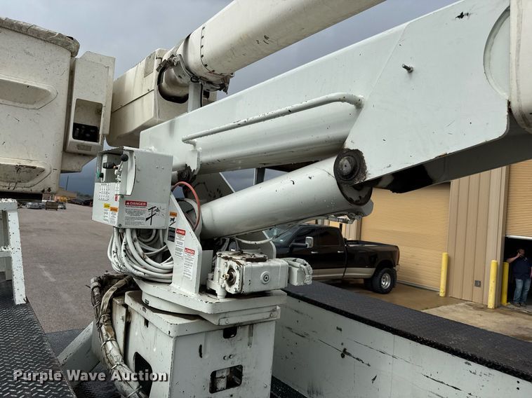 image for item ED5570 2014 Freightliner M2 bucket truck