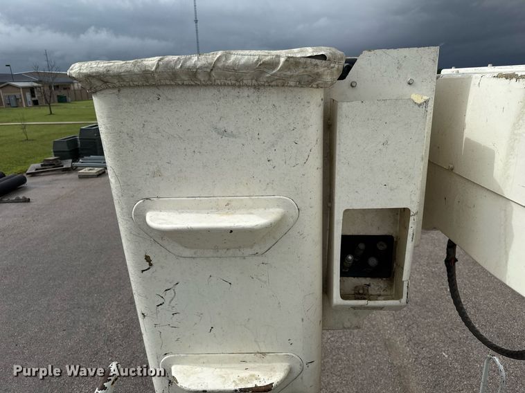 image for item ED5570 2014 Freightliner M2 bucket truck