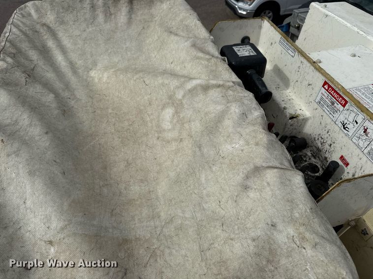 image for item ED5570 2014 Freightliner M2 bucket truck