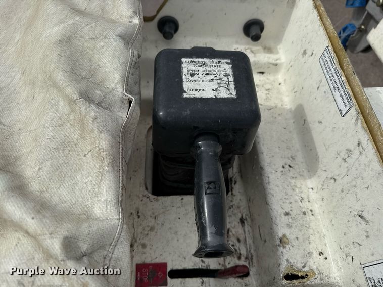 image for item ED5570 2014 Freightliner M2 bucket truck