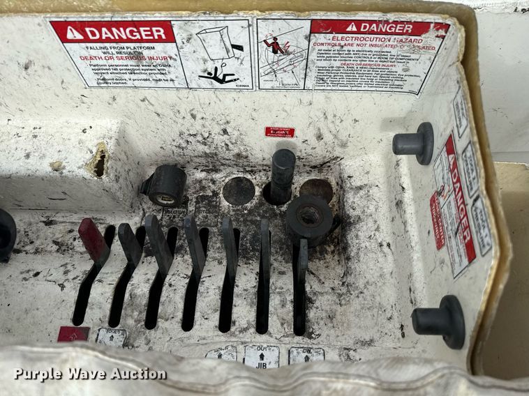 image for item ED5570 2014 Freightliner M2 bucket truck