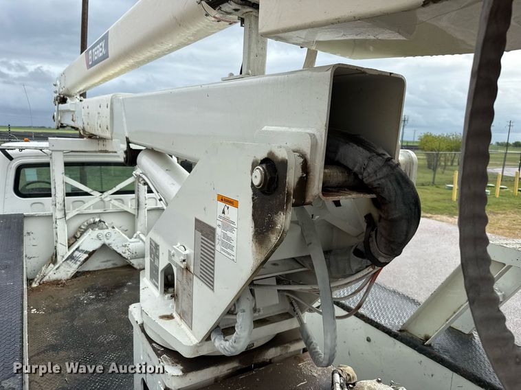 image for item ED5570 2014 Freightliner M2 bucket truck