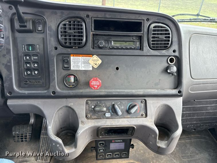 image for item ED5570 2014 Freightliner M2 bucket truck