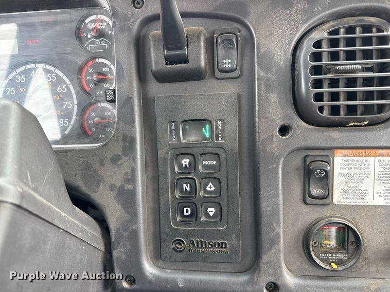 image for item ED5570 2014 Freightliner M2 bucket truck