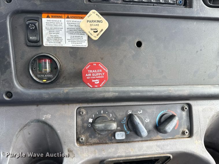 image for item ED5570 2014 Freightliner M2 bucket truck