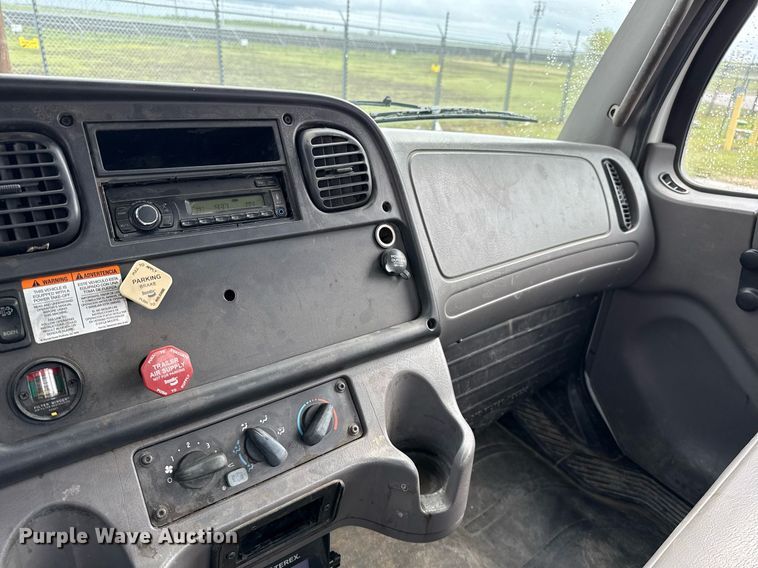 image for item ED5570 2014 Freightliner M2 bucket truck