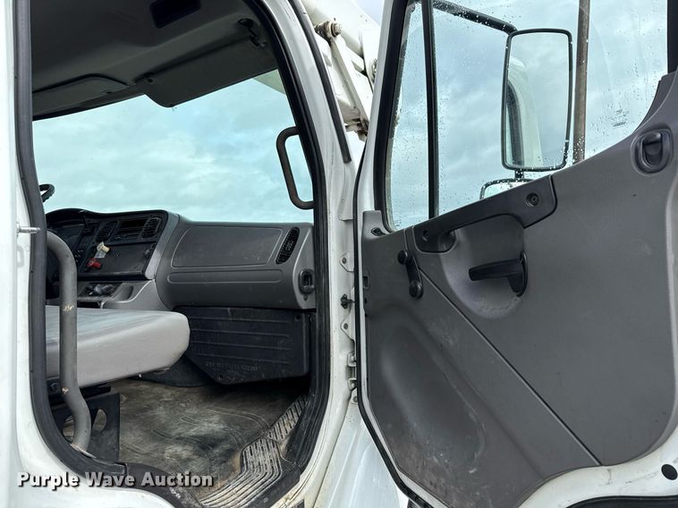 image for item ED5570 2014 Freightliner M2 bucket truck