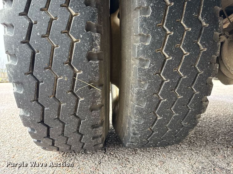 image for item ED5570 2014 Freightliner M2 bucket truck