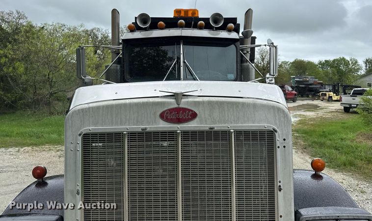 image for item ED5571 1982 Peterbilt 359 dump truck