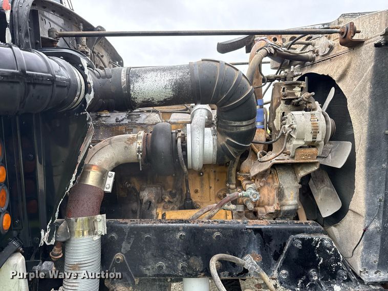 image for item ED5571 1982 Peterbilt 359 dump truck