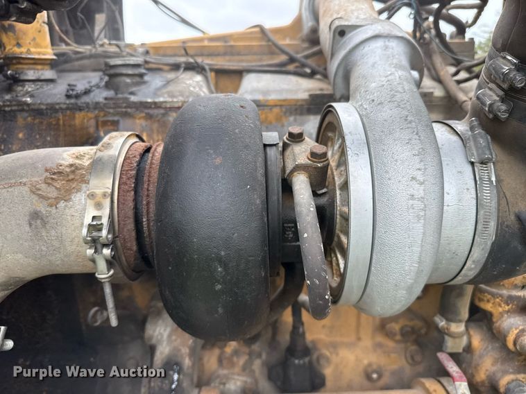 image for item ED5571 1982 Peterbilt 359 dump truck