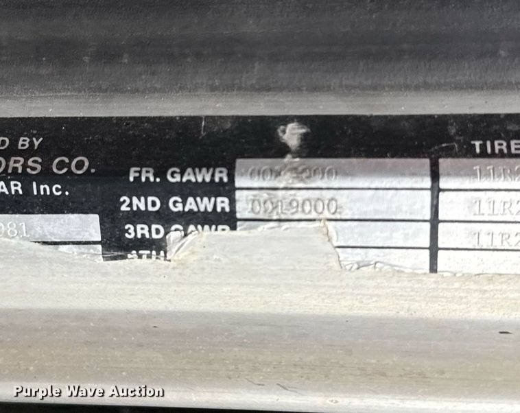 image for item ED5571 1982 Peterbilt 359 dump truck