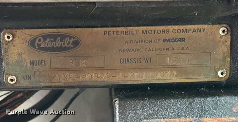 image for item ED5571 1982 Peterbilt 359 dump truck