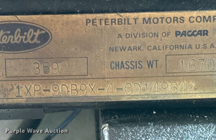 image for item ED5571 1982 Peterbilt 359 dump truck