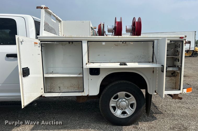 image for item EG0970 2014 Dodge Ram 2500 Crew Cab utility bed pickup truck