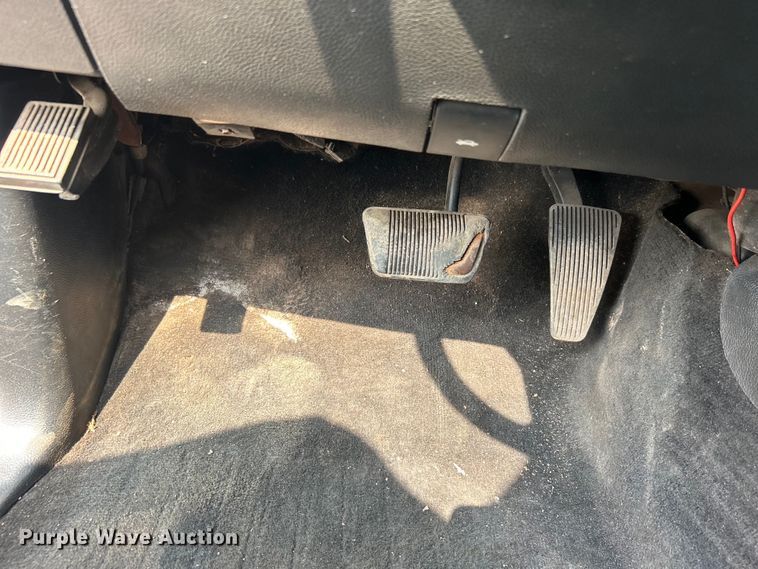 image for item EG0970 2014 Dodge Ram 2500 Crew Cab utility bed pickup truck