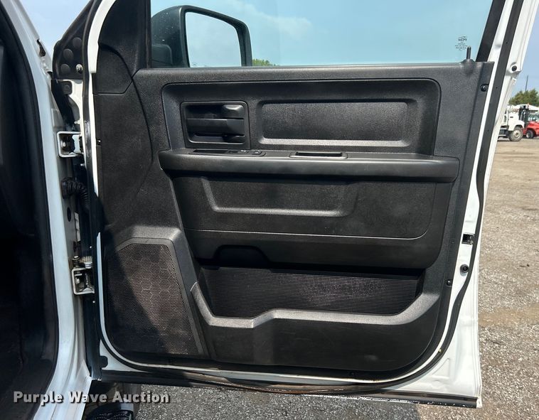 image for item EG0970 2014 Dodge Ram 2500 Crew Cab utility bed pickup truck